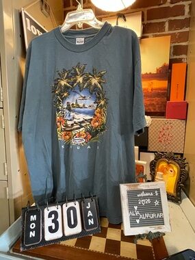 Murino brand t-shirt featuring a vintage Kauai, Hawaii graphic design